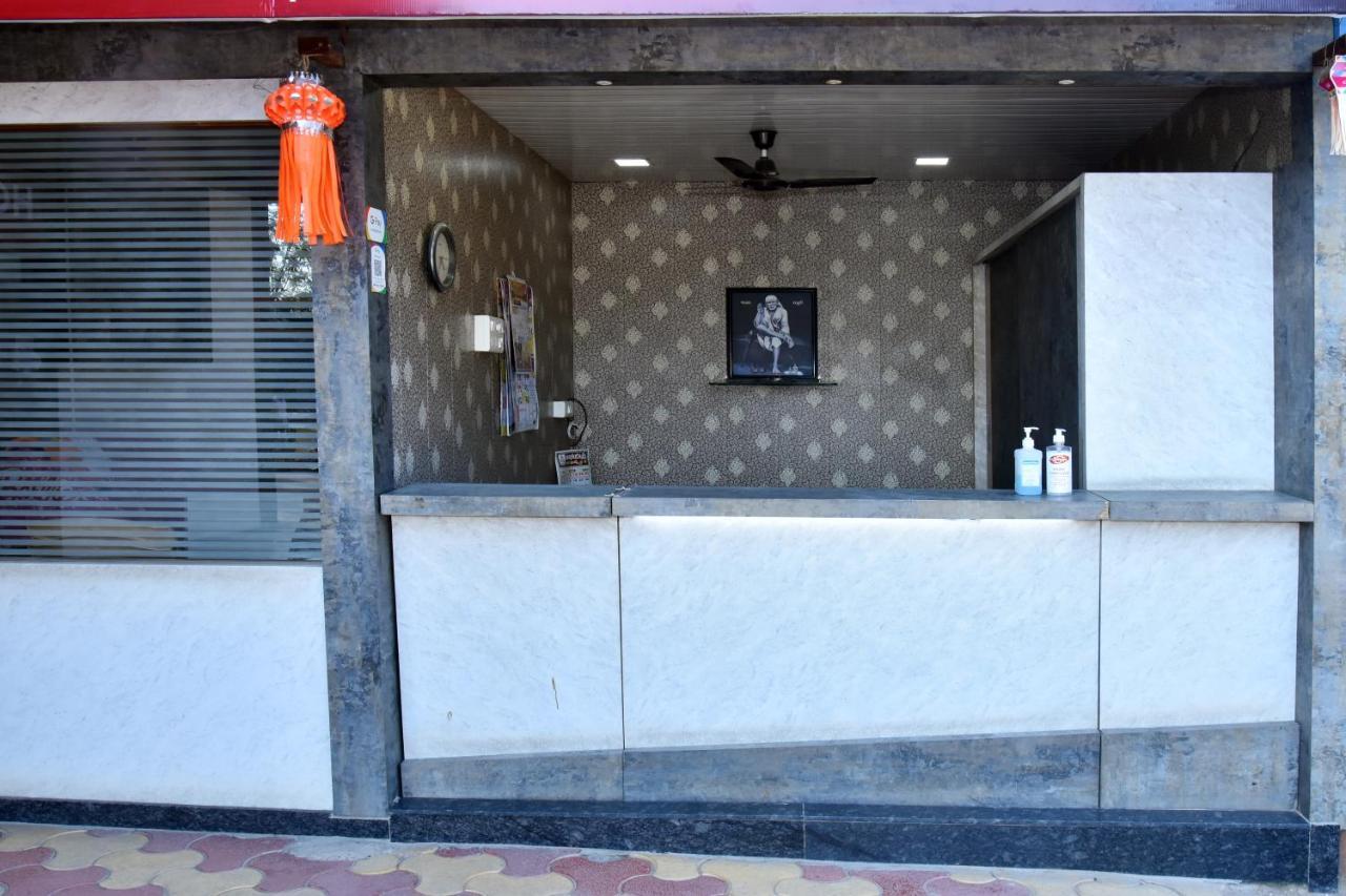 Hotel Temple Sai Ширді Екстер'єр фото