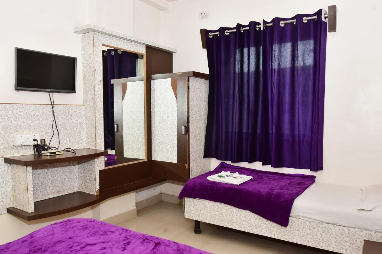 Hotel Temple Sai Ширді Екстер'єр фото