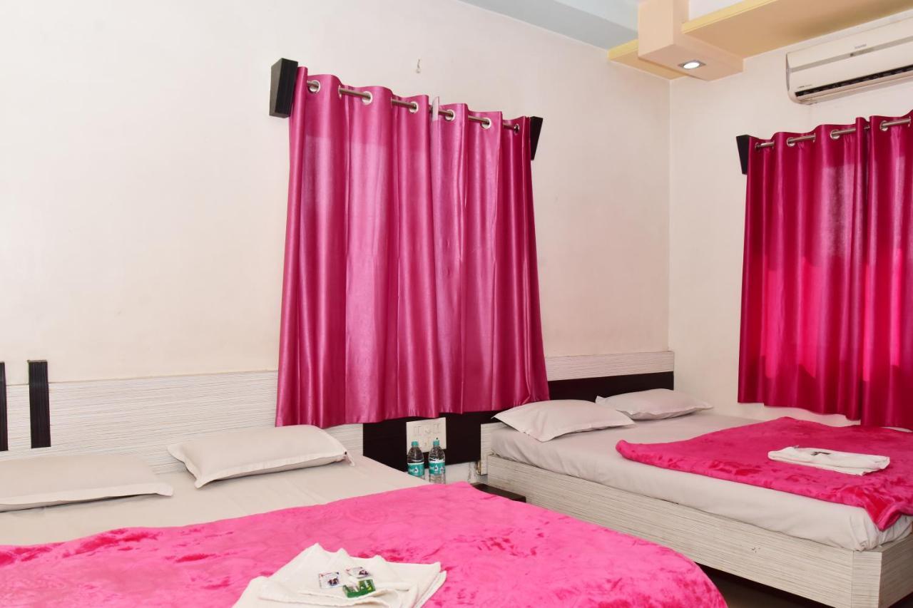 Hotel Temple Sai Ширді Екстер'єр фото