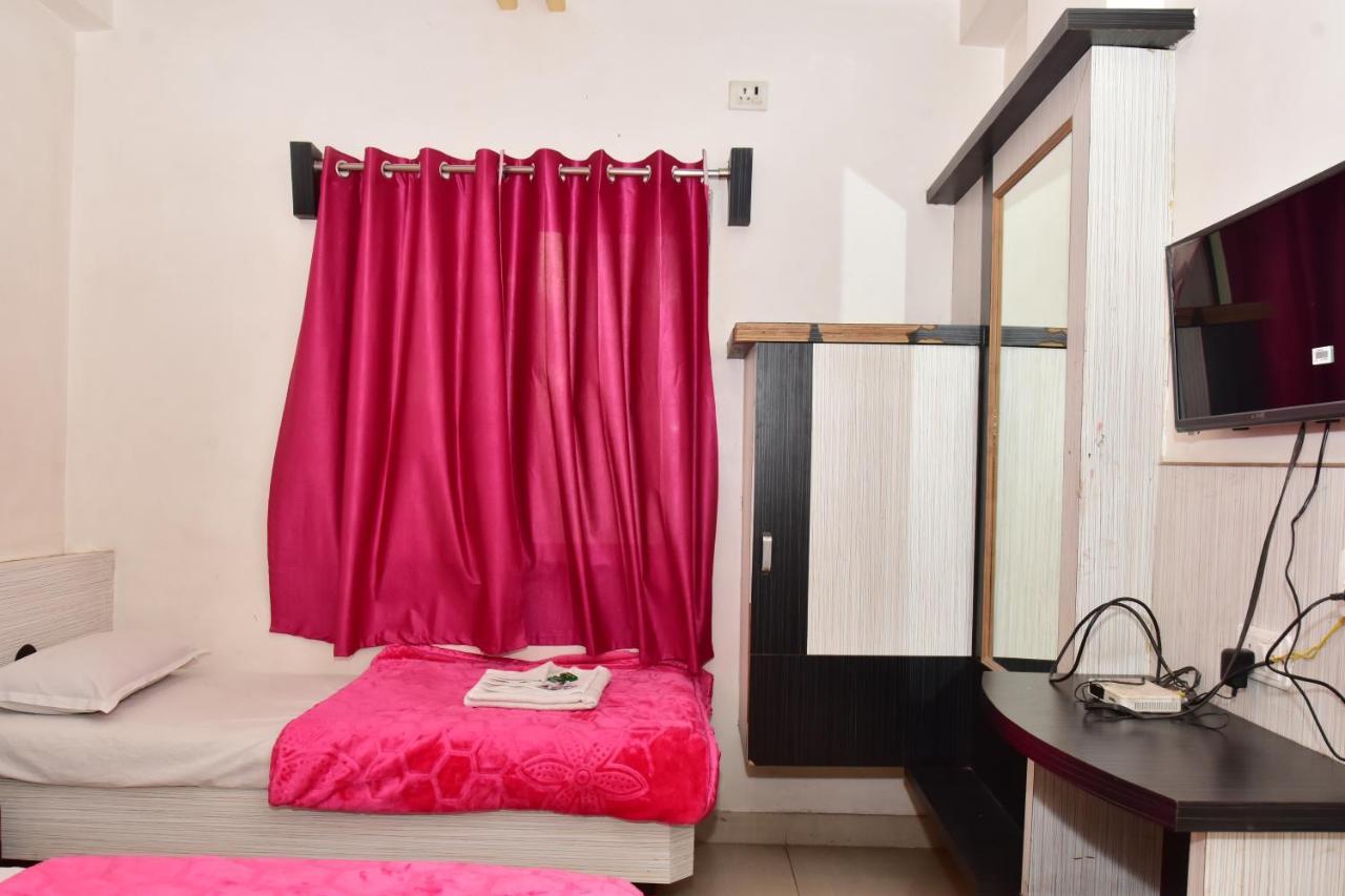 Hotel Temple Sai Ширді Екстер'єр фото